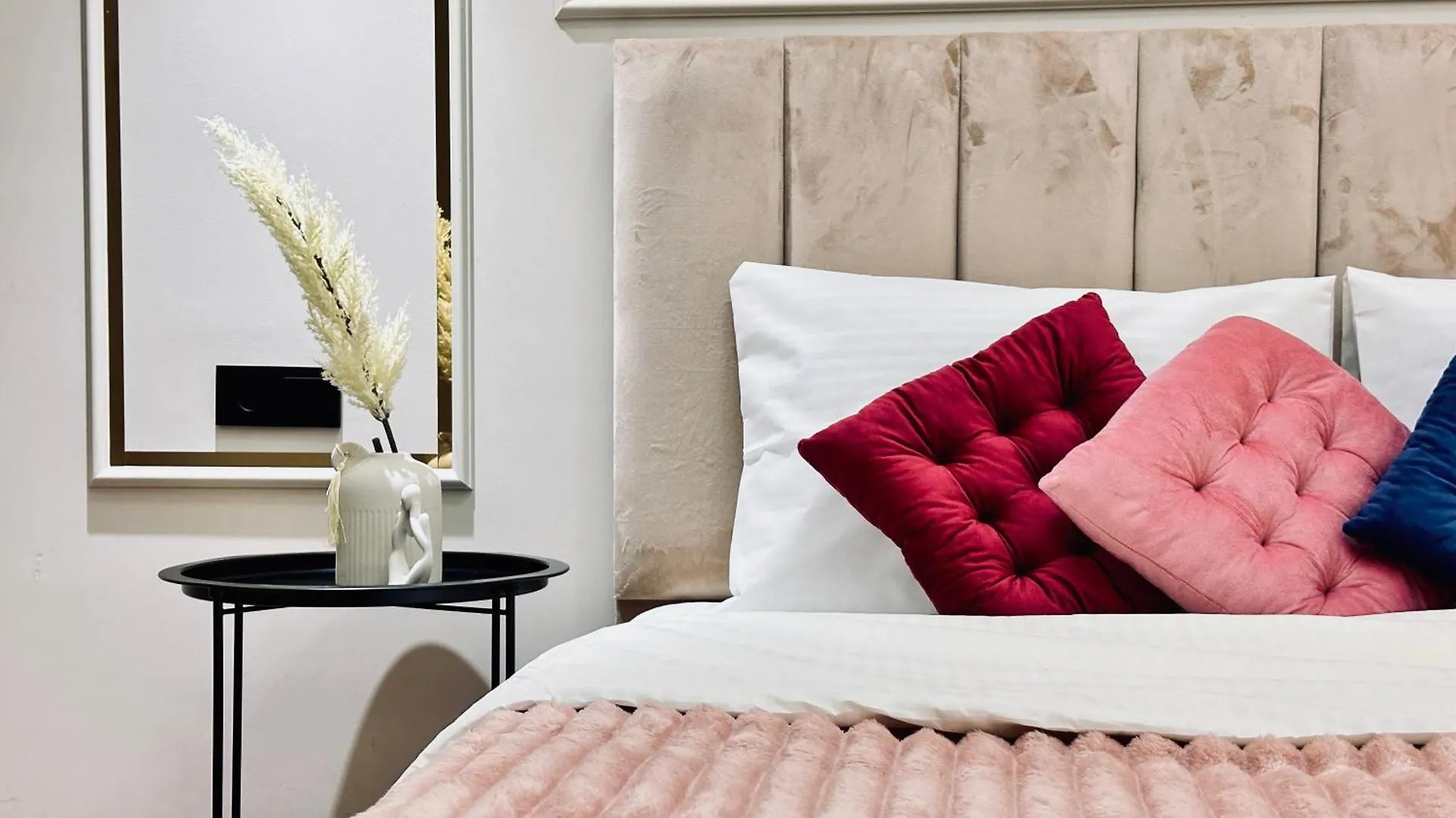 Comfort City, Lux Apartments Алматы 0*,  Казахстан