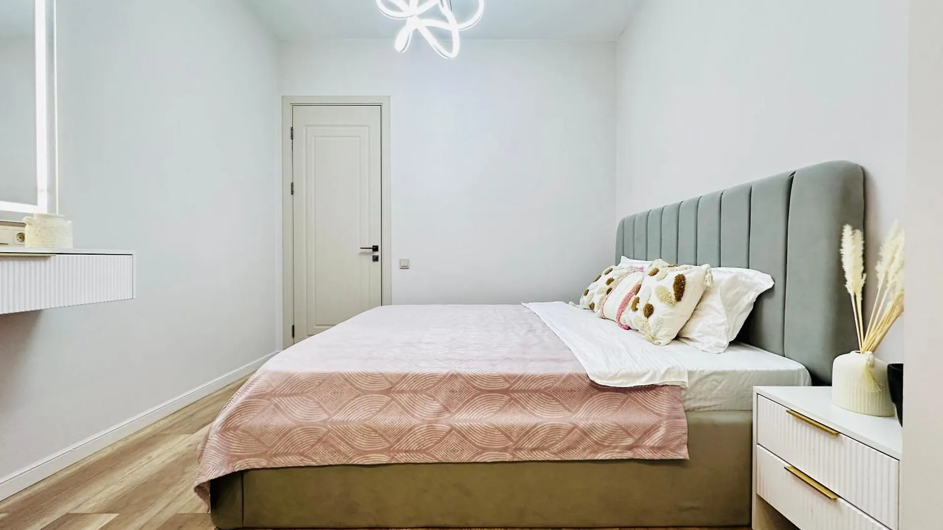 Comfort City, Lux Apartments Алматы