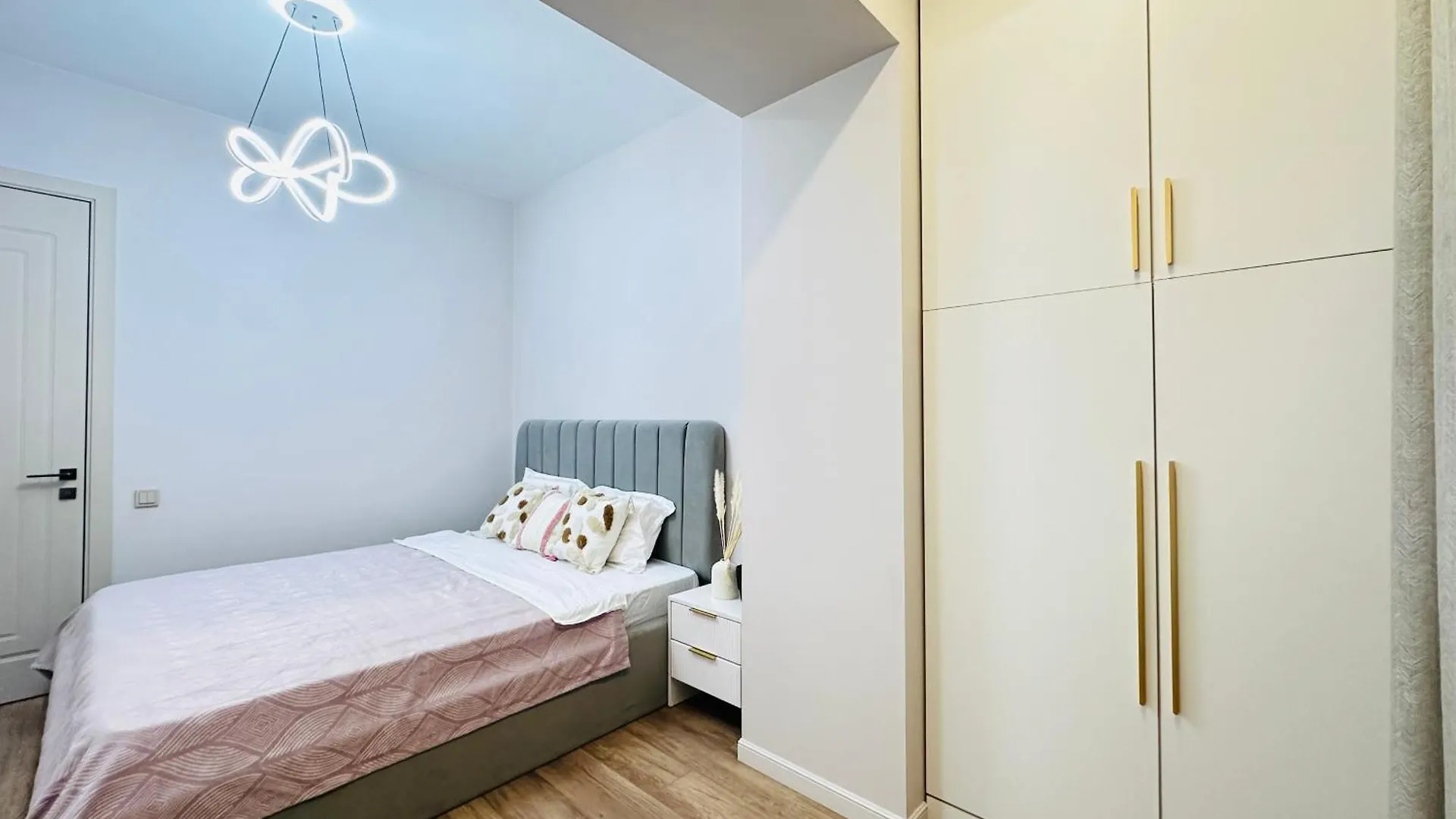 Comfort City, Lux Apartments Алматы